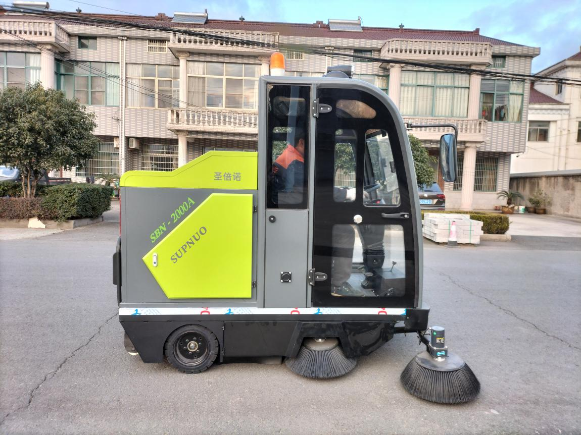 拉萨龙马清扫车